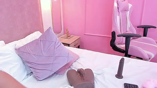 sophiawhite   online show from 01.14.25