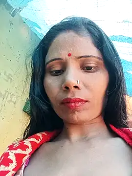 Snapshot of Kajal__Mehra chatting on 03.05.25 Kajal Mehra online show from 03.05.25