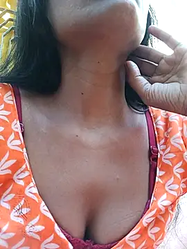 Snapshot of Kajal__Mehra chatting on 03.08.25 Kajal Mehra online show from 03.08.25