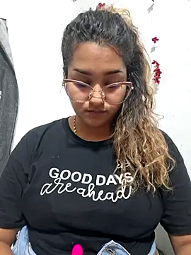 Snapshot of BrendaGirs chatting on 09.29.25 BrendaGirs online show from 09.29.25