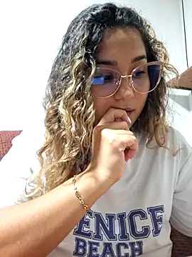 Snapshot of BrendaGirs chatting on 10.11.25 BrendaGirs online show from 10.11.25