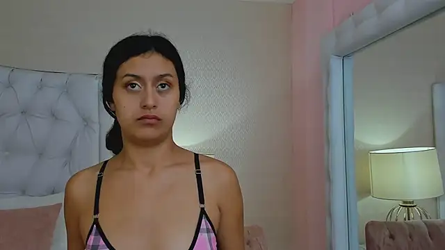 MiaLevitz online show from 02.08.25