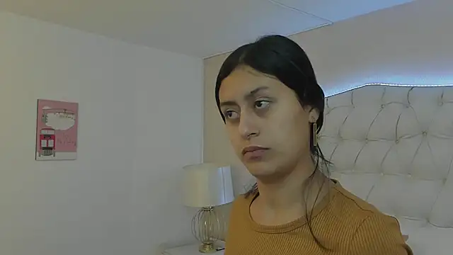 MiaLevitz online show from 03.09.25