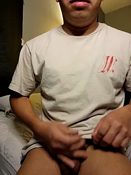 Snapshot of rogelitoxxx chatting on 10.29.25 rogelitoxxx online show from 10.29.25