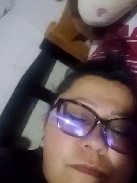 Snapshot of Darly_Gomez chatting on 12.23.24 Darly Gomez online show from 12.23.24