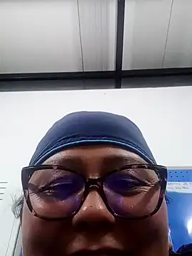 Snapshot of Darly_Gomez chatting on 12.28.24 Darly Gomez online show from 12.28.24