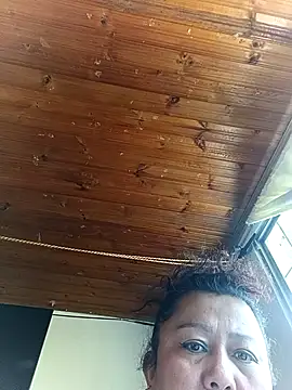 Snapshot of Darly_Gomez chatting on 10.31.25 Darly Gomez online show from 10.31.25