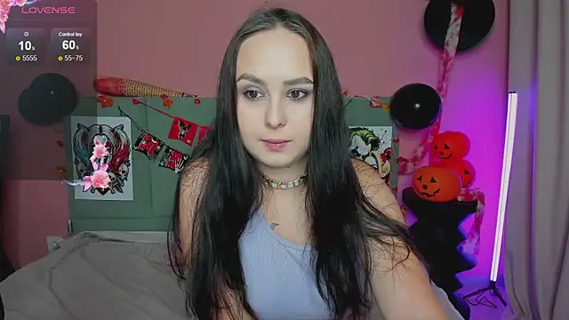 BeatriceReeves online show from 10.31.25