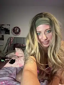 Hollyhudson123 online show from 03.19.25