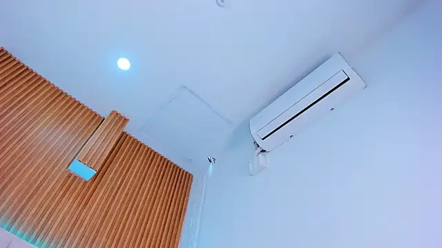 aggy castel online show from 02.01.26