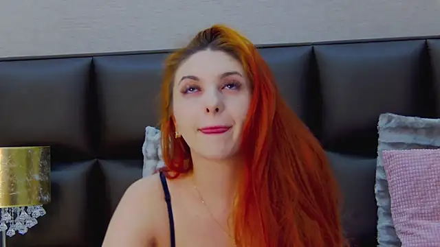 Snapshot of FoxyJoy chatting on 02.27.25 FoxyJoy online show from 02.27.25