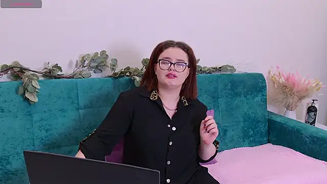 Snapshot of Jessica_Joy chatting on 12.10.24 Jessica Joy online show from 12.10.24