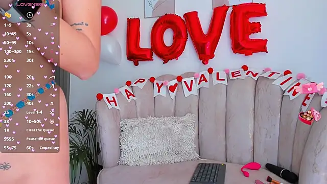 Tamaraa Serra online show from 02.15.25