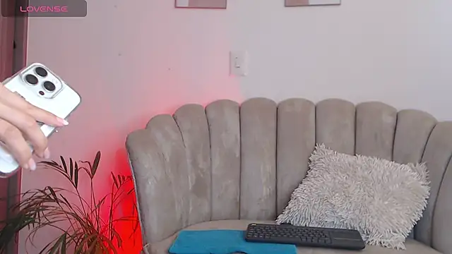 Tamaraa Serra online show from 03.13.25