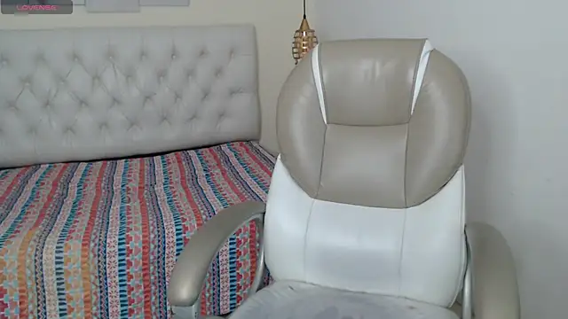 Snapshot of Jheidertwink chatting on 12.18.24 Jheidertwink online show from 12.18.24