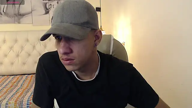 Snapshot of Jheidertwink chatting on 12.19.24 Jheidertwink online show from 12.19.24