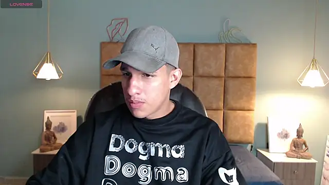 Snapshot of Jheidertwink chatting on 12.23.24 Jheidertwink online show from 12.23.24