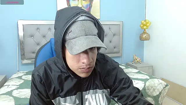 Snapshot of Jheidertwink chatting on 12.27.24 Jheidertwink online show from 12.27.24