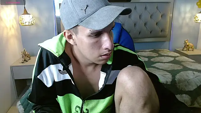 Snapshot of Jheidertwink chatting on 12.29.24 Jheidertwink online show from 12.29.24