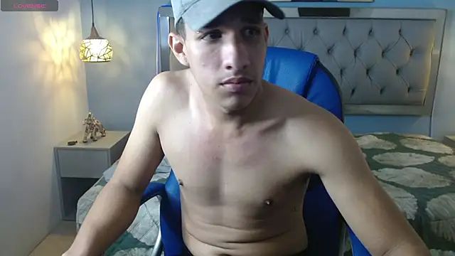 Snapshot of Jheidertwink chatting on 12.30.24 Jheidertwink online show from 12.30.24