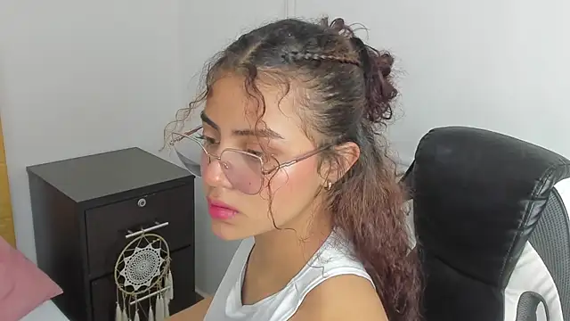 yaya23x online show from 01.13.25