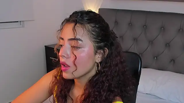 yaya23x online show from 02.13.25