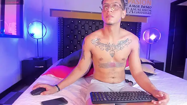 JoshMillerr  online show from 01.08.25