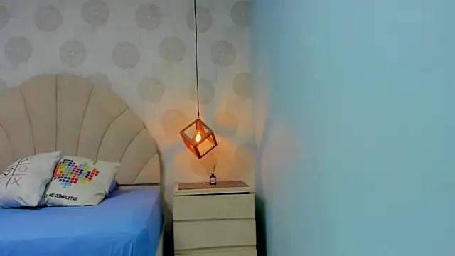 Snapshot of GIANNABONET chatting on 02.04.25 GIANNABONET online show from 02.04.25