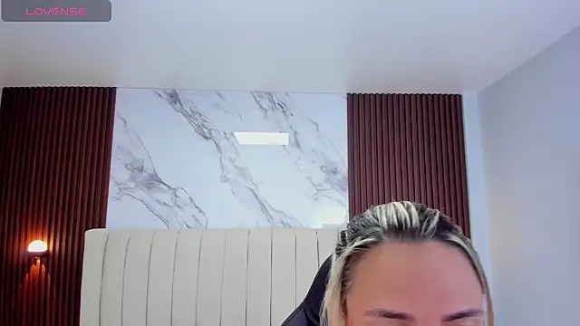 Snapshot of GIANNABONET chatting on 02.26.25 GIANNABONET online show from 02.26.25