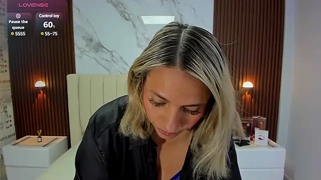 Snapshot of GIANNABONET chatting on 03.10.25 GIANNABONET online show from 03.10.25