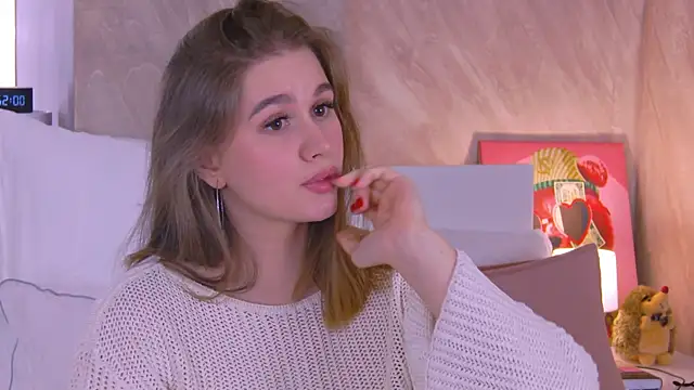 EllieHayes online show from 03.22.25