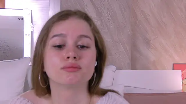 EllieHayes online show from 09.21.25