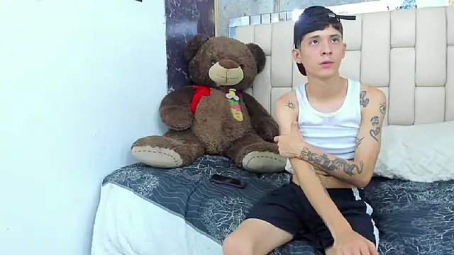 Bi Latin Boys1 online show from 12.28.24