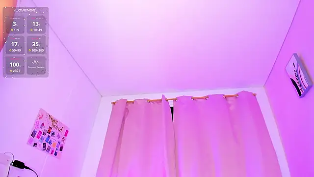 Snapshot of _cherrykingsley1 chatting on 01.10.25 cherrykingsley1 online show from 01.10.25