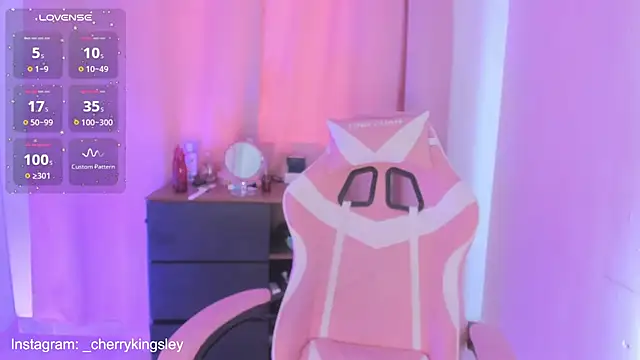 Snapshot of _cherrykingsley1 chatting on 03.02.25 cherrykingsley1 online show from 03.02.25