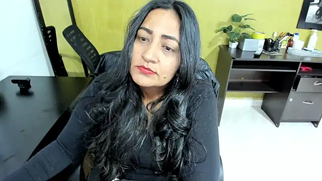 Adele Sweett online show from 01.17.25