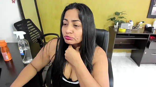 Adele Sweett online show from 01.24.25