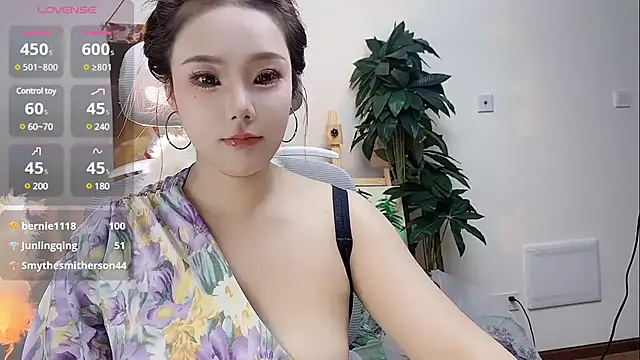 ChuChu1991 online show from 12.13.24