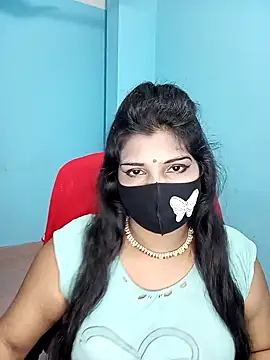 Snapshot of Hot-Angel_ chatting on 12.17.24 Hot-Angel online show from 12.17.24