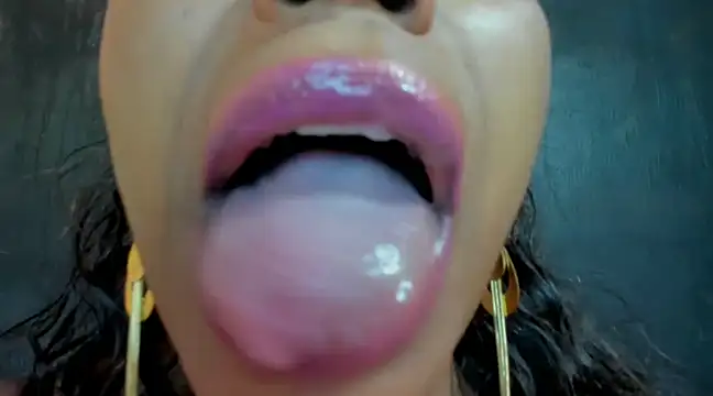 KamariaFyre online show from 01.24.25