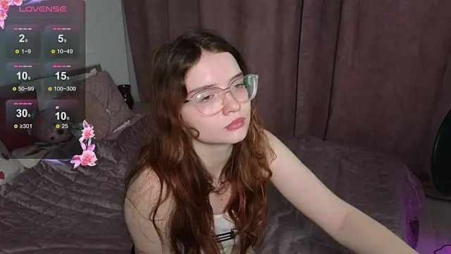 Snapshot of Sonya_Glen chatting on 03.13.25 Sonya Glen online show from 03.13.25