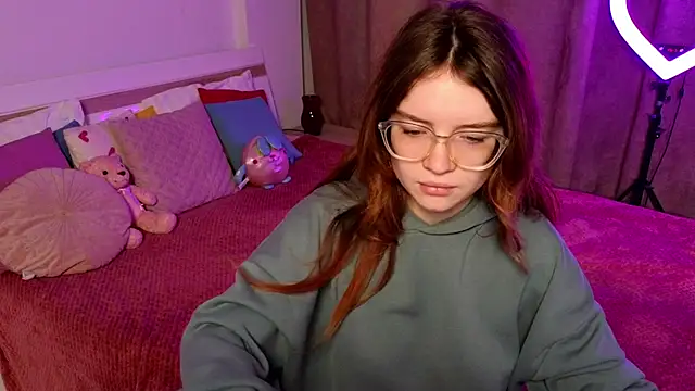 Snapshot of Sonya_Glen chatting on 03.20.25 Sonya Glen online show from 03.20.25