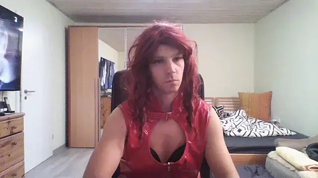 Snapshot of Kinky-Kristina chatting on 10.10.25 Kinky-Kristina online show from 10.10.25