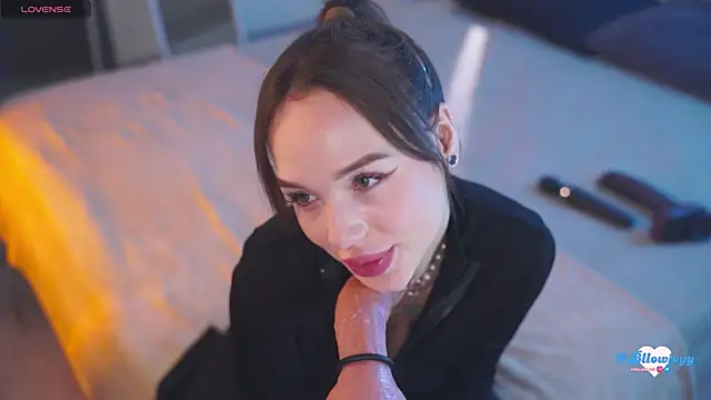 Snapshot of Bllowjoyy chatting on 10.02.25 Bllowjoyy online show from 10.02.25