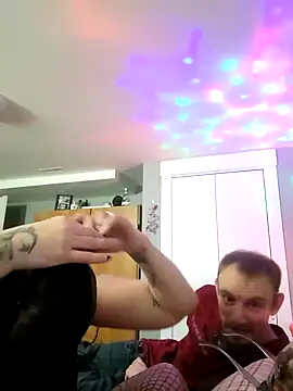 Snapshot of Neveah6 chatting on 12.15.24 Neveah6 online show from 12.15.24