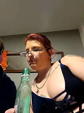 Snapshot of Neveah6 chatting on 02.20.25 Neveah6 online show from 02.20.25