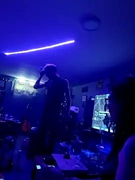 Snapshot of Neveah6 chatting on 03.10.25 Neveah6 online show from 03.10.25