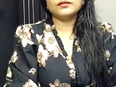 Snapshot of Hritvika chatting on 02.26.25 Hritvika online show from 02.26.25