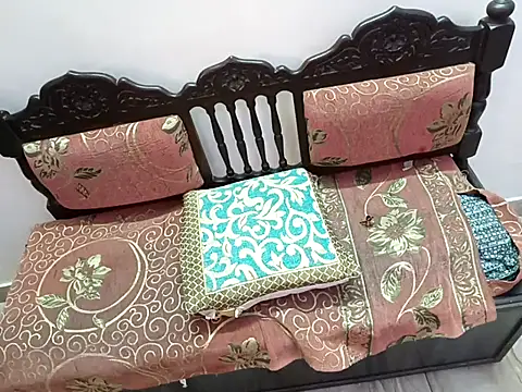 DivyaDutta online show from 03.09.25