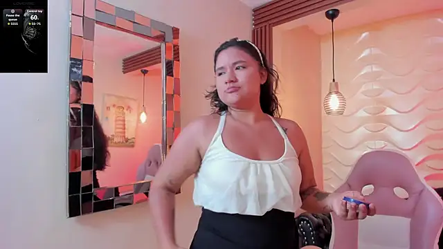 natasha adams22 online show from 10.18.25